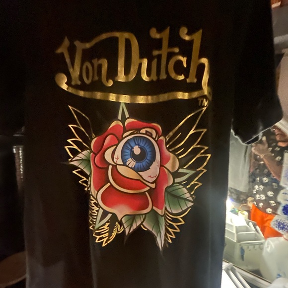 Von Dutch Black Tee with Gold and Red Graphic - Picture 1 of 2